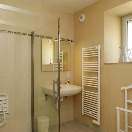 Chez La Francine * Noe-les-Mallets